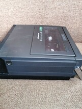 K73【当時物】 National ナショナル NV-8420 VHS ポータブルビデオカセットレコーダー ジャンク品_画像5