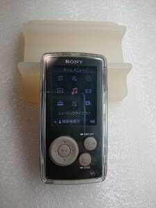 SONY Walkman NW-A808（B） （ブラック）8GB クリアケース付き　2007年3月21日発売。