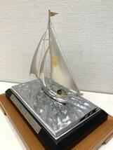 Ｍ2846　銀製品 帆船 ヨット SILVER E.P 開場記念杯　準優勝 平成十五年 ガラスケース入り 置物 飾り_画像5