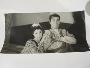 2401MK●映画スチル写真「大友柳太朗」●映画タイトル不明/昭和/時代劇/モノクロ/スチール写真/サイズ:約10.6cm×20.8cm