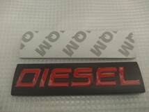 【送料無料】DIESEL(ディーゼル) 3Dエンブレム（両面テープ付） ブラック／レッド 横7.5cm×縦2cm×厚さ2.5mm ②_画像1