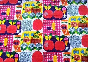 マリメッコ　marimekko ケサトリ　生地　りんご　廃盤　北欧　レア　布