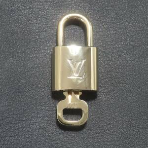 美品 Louis Vuitton LV ルイビトン ルイヴィトン ヴィトン 322 パドロック カデナ 南京錠 キー 鍵 ゴールド