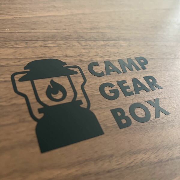 247. 【送料無料】 マッドブラック CAMP GEAR BOX カッティングステッカー ランタン キャンプ CAMP アウトドア 【新品】