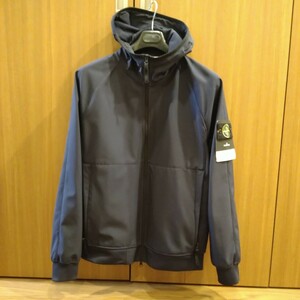 ストーンアイランド LIGHT SOFT SHELL-R　サイズL　ネイビー