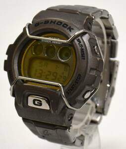 GH03 【稼働中】 ジーショック G-SHOCK カシオ CASIO G'MIX DW-6900RR-8JF クオーツ SSベルト バックライトのギター シンプルデザイン