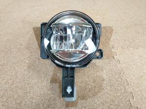 【美品】ダイハツ キャスト LA250S LA260S 右フォグランプ LED KOITO コイト 114-11092【R5-5194A-K】