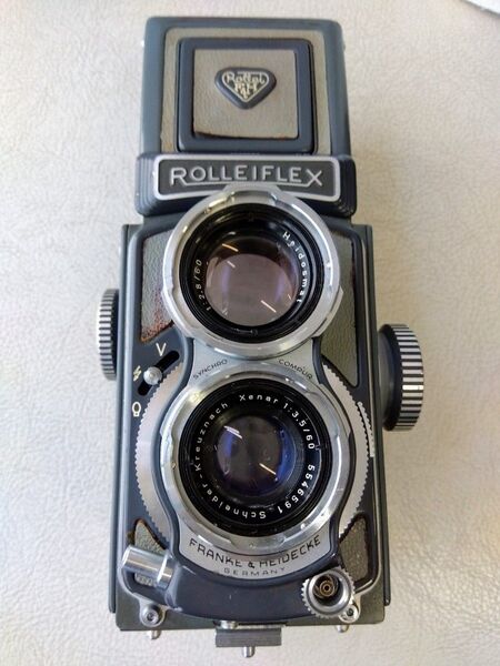レアです!ROLLEIFLEX/ローライフレックスの二眼レフカメラ 60mm グレー系