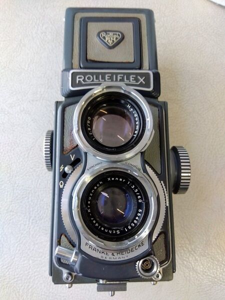 レアです！ROLLEIFLEX/ローライフレックスの二眼レフカメラ 60mm グレー系