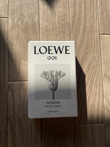 LOEWE 香水の箱