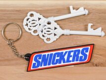 【SNICKERS・スニッカーズ】※《企業ロゴ・ラバーキーホルダー》　アメリカン雑貨　キーリング　RC063_画像1