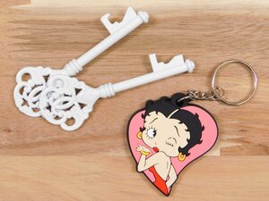 【Betty Boop・ベティちゃん】※《キャラクターラバーキーホルダー》　アメリカン雑貨　キーリング　RC030