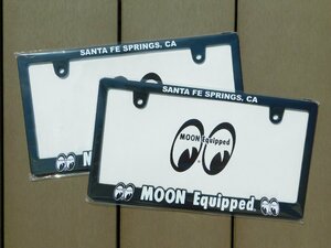 * free shipping *[MOON Equipped* moon I z]*{ license plate frame |2 pieces set } MOONEYES new standard correspondence white character 