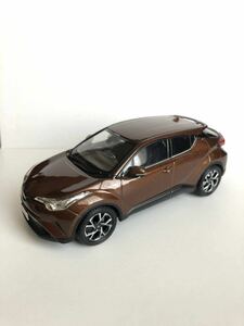 トヨタ C-HR　TOYOTA C-HR　非売品　ミニカー　カラーサンプル　ダークブラウンマイカメタリック　S=1/30