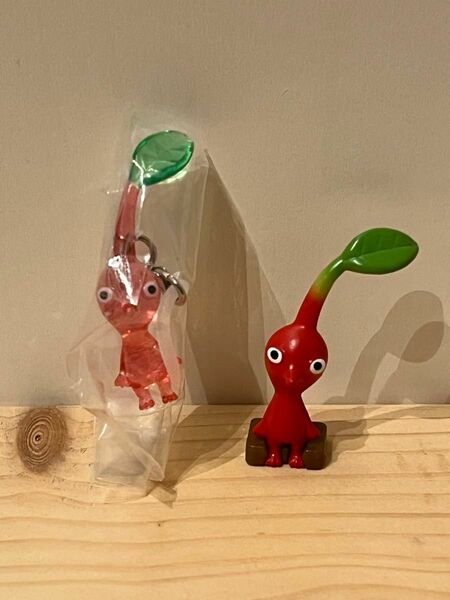 新品☆PIKMIN ピクミン めじるしアクセサリー ガチャ ピクミンのびっくらたまご　赤ピクミン　2体セット　フィギュア