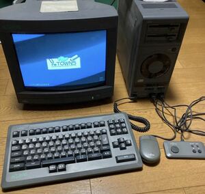 富士通　FUJITSU FM TOWNS 40H 本体 FMTOWNS 2 モニター FMTDP5351 コントローラー　マウス　キーボード　