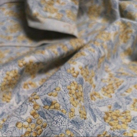生地 黄色い木の実 イエロー スケアープリント 108cm×300cm 日本製 綿