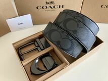 COACH コーチ　メンズベルト　新品未使用　リバーシブル　シグネチャー フリーサイズ　正規品　メンズベルト _画像1