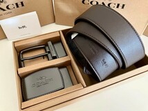 COACH　コーチ　新品　リバーシブル　ブラウン　シグネチャー　馬車バックル　回転可能　フリーサイズ メンズベルト_画像3