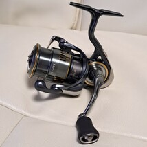 DAIWA ダイワ 23 AIRITY LT 2000S-P 23 エアティ LT 2000S-P スピニングリール フルベアリング 実釣未使用 送料無料_画像3