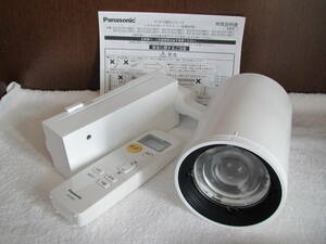 ☆Panasonic PiPit調光シリーズ LEDスポットライト NTS05511WRZ1 白色 23年製 専用コントローラPiPitハンディライコンNK23041付き 美品！