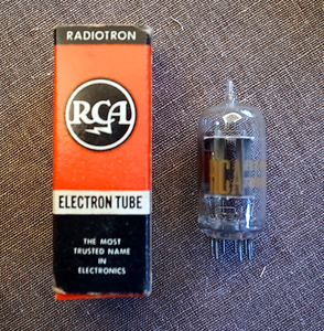 ☆双三極管　12AU7A　RCA　未使用NOS 元箱入　その１☆