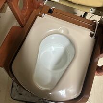 【未使用品】定価約13万円！家具調トイレセレクトRはねあげ　暖房便座・快適脱臭　安寿 介護用トイレ　アロン化成_画像6