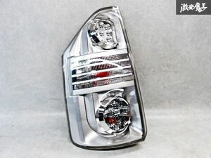 点灯OK！トヨタ純正 ZRR70W ZRR75W ヴォクシー 前期 LED テール テールランプ テールライト 左 左側 助手席側 ICHIKOH 28-199 棚