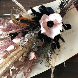 "Palm Flower and Lagram, Pampas Glass Pink &amp; Black Wag" Dry Flower Wag Букет