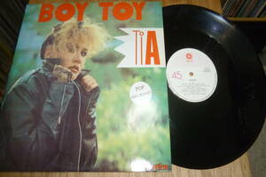 良好品） 12” TIA // BOY TOY