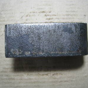 鉄板（山型） 厚さ約40mm 横約45mm 縦約107mm 重量約1428ｇ 管理番号KJ-12の画像3