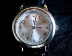 女性用 腕時計　オリリー創立45周年記念ドレスウオッチ　保証書・説明書・ハードケース付