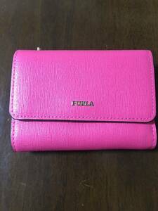 FURLA フルラ 三つ折り財布 カラー：ピンク 送料無料