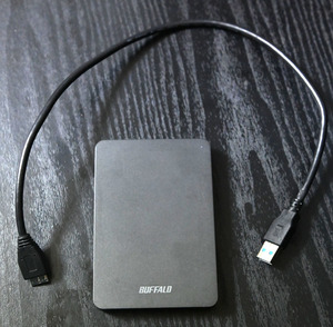 バッファロー 中古 ポータブルHDD 動作確認済み 500GB USBケーブル Buffalo スリムタイプ 耐衝撃 USB3.0