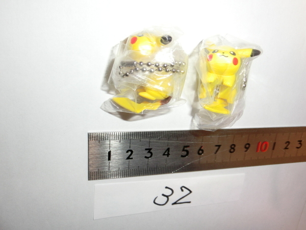 ポケモン ピカチュウ フィギュア 2個