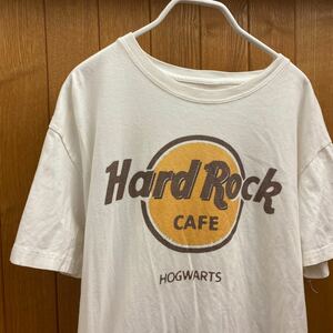 セール 即決1円 Hard Rock Cafe - ハードロックカフェ　ロゴ　プリント HOGWARTS　半袖　Tシャツ　ホワイト　白　