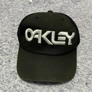 オークリー oakley メッシュキャップ　スナップバック