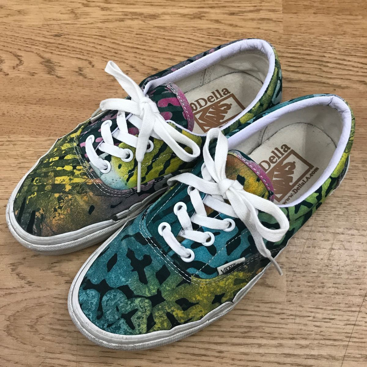 新品 未開封 Vans ナショナルジオグラフィックコラボスニーカー26.5 新品 未開封 Vans ナショナルジオグラフィックコラボスニーカー26.5