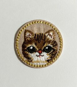 可愛い　かわいい　猫ちゃん　ネコ　まる 刺繍ワッペン