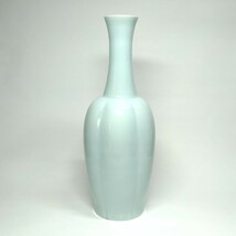 八木明 作 青白磁 瓜型 瓶 高さ約30.5cm / 花瓶 花入 花生 花器_画像2
