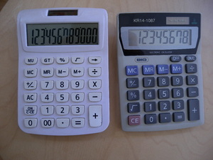 * solar calculator moveable 2 kind [8 column KR14-1087] and [12 column pattern number unknown ] Junk 