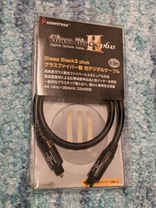 0601u3031　AUDIOTRAK グラスファイバー製オプティカルケーブル Glass Black II Plus 0.5m