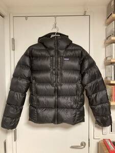 今期 23FW patagoniaパタゴニア　フィッツロイダウンフーディ Mサイズ 使用1回のみ