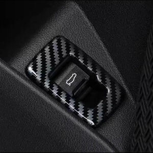 スポーティ全開♪ BMW カーボン ルック バックドア スイッチ カバー U06 218i 218d Mスポーツ アクティブツアラー 2シリーズ