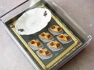 ミニチュアドールハウス ミニチュア焼き菓子 カスタムブライス の小物にも焼き菓子ギフト アンティーク皿 　 ベイクセット