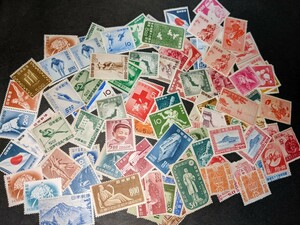 日本切手未使用、戦後の古い切手、1946年から1956年くらまでの記念切手、年賀などおまとめ100枚以上