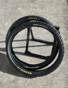 MAXXIS マキシス HIGHROLLER ２４×2.70 ハイローラー ダウンヒル 中古品