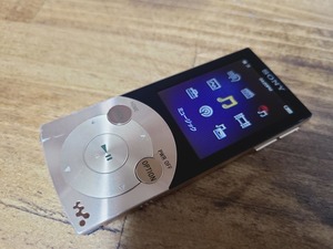 ♪SONY ウォークマン NW-S744ゴールド 8GB 美品 動作確認済 送料185円♪