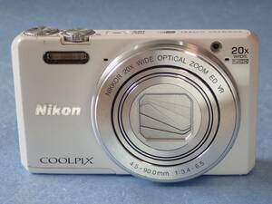 ニコン「 COOLPIX S7000（白）」 20倍ズーム、1602万画素CMOS、ジャンク