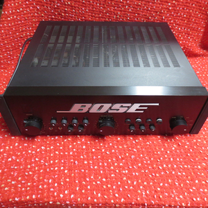 BOSE　4チャンネル プリメインアンプ 4702-Ⅲ ボーズ